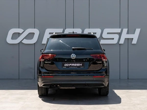 Внедорожник Volkswagen Tiguan 2018 года, 2630000 рублей, Краснодар