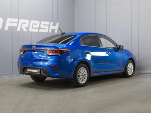 Седан Kia Rio 2020 года, 1450000 рублей, Омск