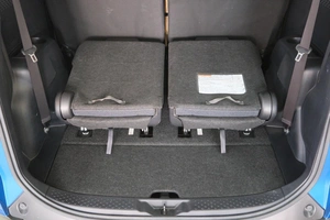 Минивэн Toyota Sienta 2015 года, 1299000 рублей, Омск