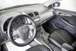 Седан Toyota Corolla 2010 года, 899999 рублей, Пермь