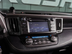 Внедорожник Toyota RAV4 2016 года, 2249000 рублей, Воронеж