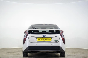 Лифтбек Toyota Prius 2016 года, 1969000 рублей, Оренбург