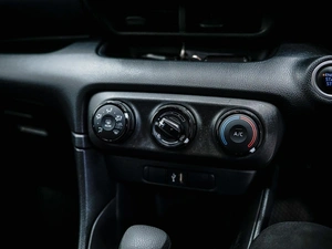 Хетчбэк Toyota Yaris 2021 года, 1150000 рублей, Красноярск