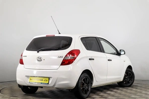 Хетчбэк Hyundai i20 2010 года, 499000 рублей, Пермь