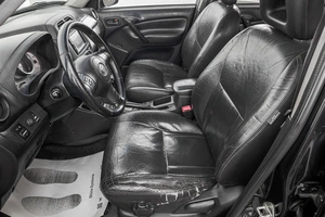 Внедорожник Toyota RAV4 2004 года, 889000 рублей, Барнаул