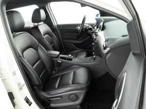 Хетчбэк Mercedes-benz B-класс 2015 года, 1577077 рублей, Москва