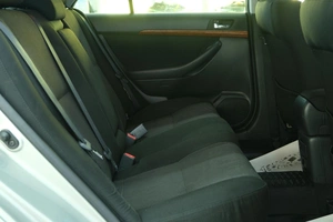 Седан Toyota Avensis 2008 года, 949000 рублей, Омск