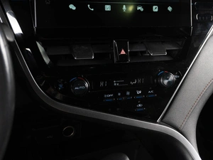 Седан Toyota Camry 2023 года, 3319000 рублей, Тюмень