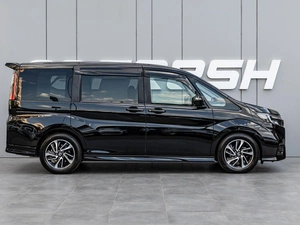 Минивэн Honda Stepwgn Spada 2018 года, 2430000 рублей, Краснодар
