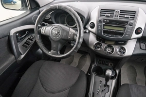 Внедорожник Toyota RAV4 2012 года, 1749000 рублей, Красноярск