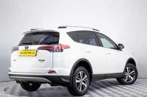 Внедорожник Toyota RAV4 2017 года, 2799000 рублей, Пермь