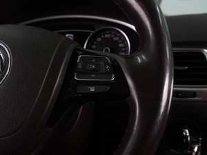Внедорожник Volkswagen Touareg 2016 года, 3399000 рублей, Воронеж