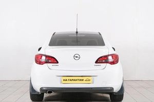 Седан Opel Astra 2014 года, 999000 рублей, Красноярск