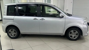 Минивэн Toyota Sienta 2013 года, 1120000 рублей, Ачинск