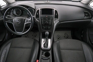 Хетчбэк Opel Astra 2011 года, 769000 рублей, Красноярск