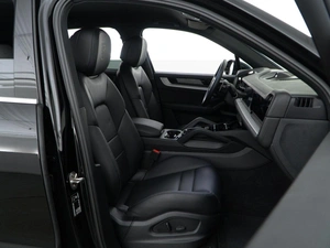 Внедорожник Porsche Cayenne 2024 года, 15497077 рублей, Москва