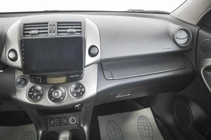 Внедорожник Toyota RAV4 2010 года, 1359000 рублей, Кемерово