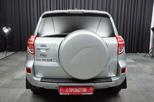 Внедорожник Toyota RAV4 2012 года, 1427000 рублей, Красноярск