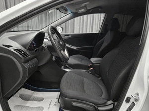 Седан Hyundai Solaris 2016 года, 899000 рублей, Красноярск