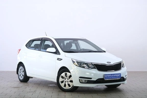 Хетчбэк Kia Rio 2015 года, 1159000 рублей, Омск