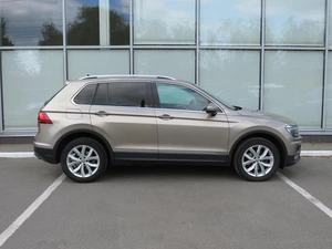 Внедорожник Volkswagen Tiguan 2017 года, 2550000 рублей, Брянск