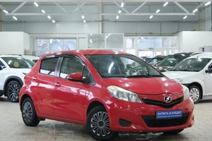 Хетчбэк Toyota Vitz 2011 года, 849000 рублей, Омск