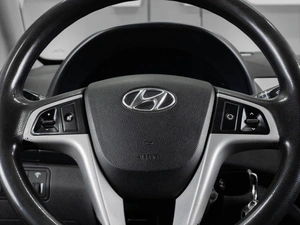Седан Hyundai Solaris 2013 года, 840000 рублей, Тюмень