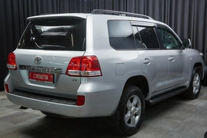 Внедорожник Toyota Land Cruiser 2010 года, 3200000 рублей, Красноярск