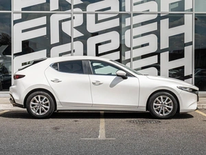 Хетчбэк Mazda 3 2019 года, 2120000 рублей, Краснодар