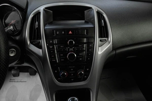 Хетчбэк Opel Astra 2011 года, 609000 рублей, Челябинск