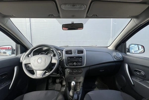 Седан Renault Logan 2017 года, 730000 рублей, Солонцы