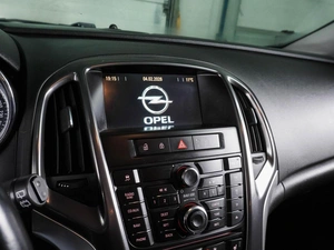 Хетчбэк Opel Astra 2012 года, 749000 рублей, Воронеж