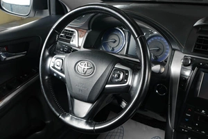 Седан Toyota Camry 2015 года, 1959000 рублей, Тюмень
