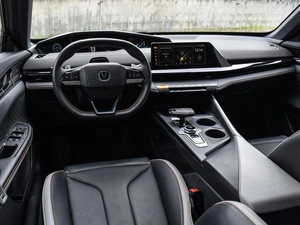 Лифтбек Changan UNI-V 2024 года, 2420000 рублей, Краснодар