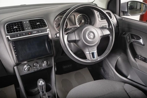 Хетчбэк Volkswagen Polo 2013 года, 899000 рублей, Томск