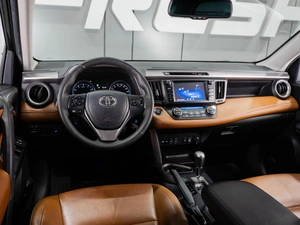 Внедорожник Toyota RAV4 2017 года, 2429000 рублей, Тюмень