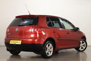 Хетчбэк Volkswagen Golf 2008 года, 729000 рублей, Челябинск