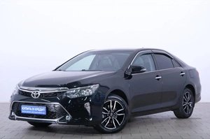 Седан Toyota Camry 2017 года, 2489000 рублей, Омск