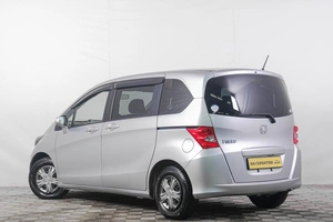 Минивэн Honda Freed 2010 года, 1039000 рублей, Кемерово