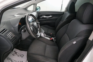 Хетчбэк Toyota Auris 2010 года, 879000 рублей, Красноярск
