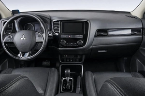 Внедорожник Mitsubishi Outlander 2017 года, 2239000 рублей, Челябинск
