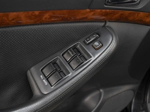 Седан Toyota Avensis 2005 года, 850000 рублей, Омск