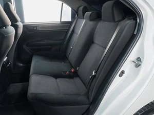 Седан Toyota Corolla Axio 2019 года, 1599000 рублей, Сургут