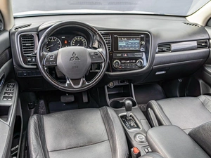 Внедорожник Mitsubishi Outlander 2016 года, 1899000 рублей, Краснодар