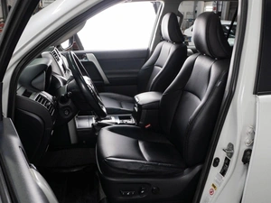 Внедорожник Toyota Land Cruiser Prado 2010 года, 3727000 рублей, Тюмень