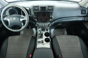 Внедорожник Toyota Highlander 2012 года, 1789000 рублей, Омск