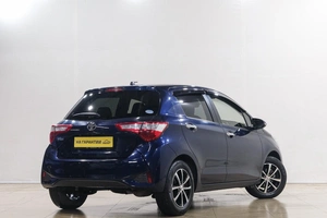 Хетчбэк Toyota Vitz 2018 года, 999000 рублей, Новокузнецк