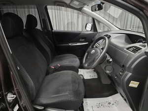 Хетчбэк Toyota Ractis 2010 года, 815000 рублей, Красноярск