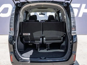 Минивэн Toyota Voxy 2014 года, 1699000 рублей, Краснодар