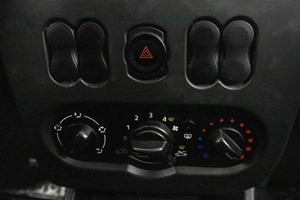 Седан Renault Logan 2015 года, 329000 рублей, Пермь